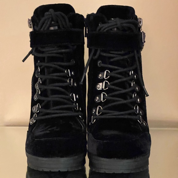 NIB G by GUESS Velvet ankle lace up booties. - Picture 2 of 4